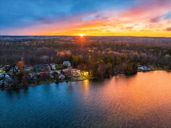 461 Limerick ST, Innisfil, ON L9S 3T7