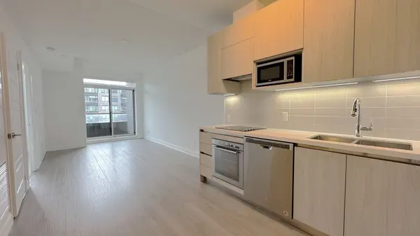 15 Water Walk DR #732, Markham, ON L6G 0G2