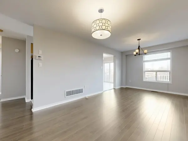 93 Clearmeadow BLVD, Newmarket, ON L3X 2M5