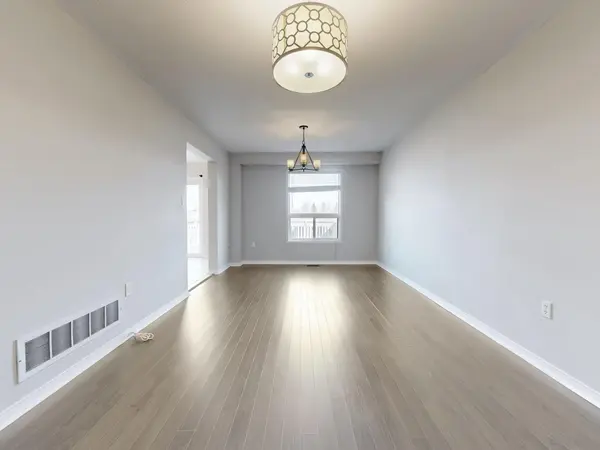 93 Clearmeadow BLVD, Newmarket, ON L3X 2M5