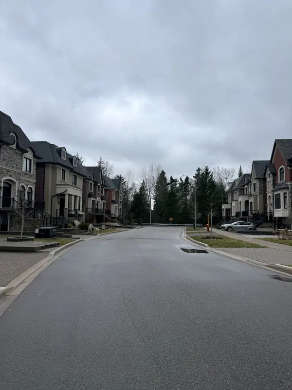 69 Headwater CRES, Richmond Hill, ON L4E 0T2