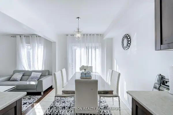 88 Banbrooke CRES, Newmarket, ON L3X 2W9