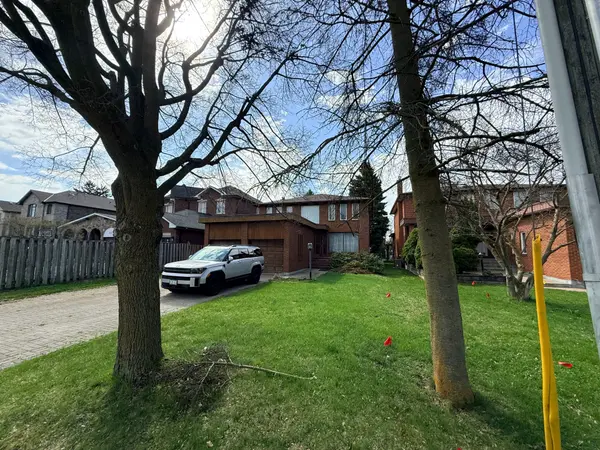 75 Spruce AVE, Richmond Hill, ON L4C 6V9