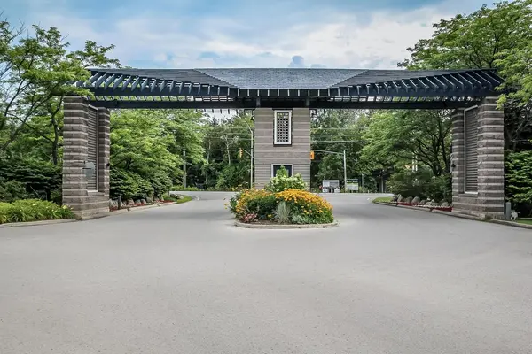 835 Suncrest CIR, Collingwood, ON L9Y 5C7