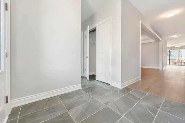 40 Wild Ginger LN, Springwater, ON L9X 2C9