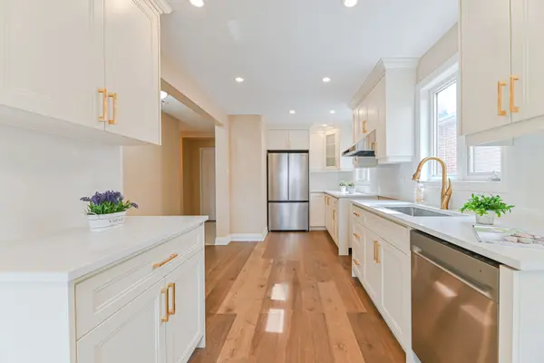 4 Lawnview CT, Brampton, ON L7G 1T4