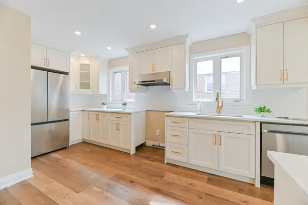 4 Lawnview CT, Brampton, ON L7G 1T4