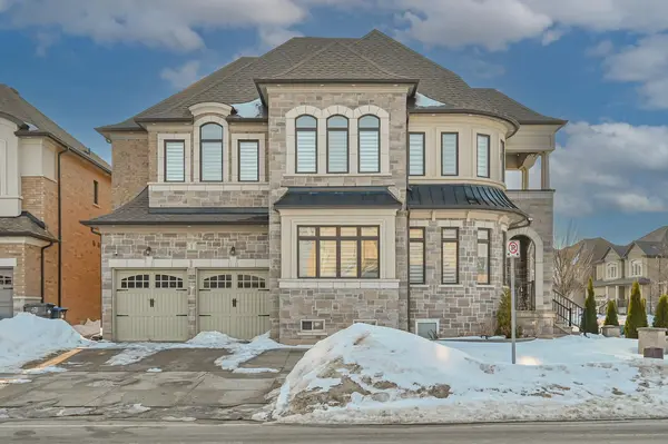 1 Carl Finlay DR, Brampton, ON L6P 4E2