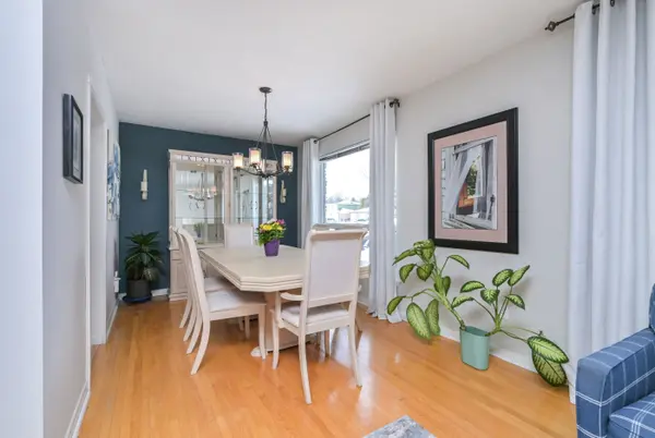 8 Beechwood CRES, Brampton, ON L6T 1Y1