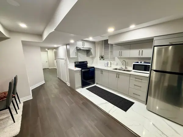 29 Nomad CRES W, Brampton, ON L6Y 5N5