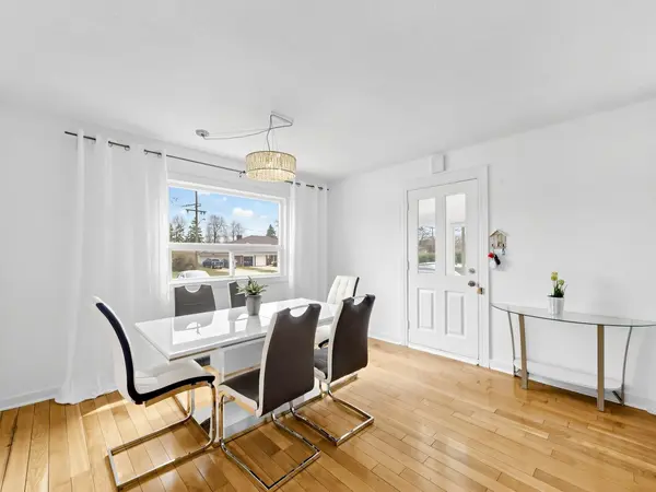 4246 Bloor ST W, Toronto W08, ON M9C 1Z7