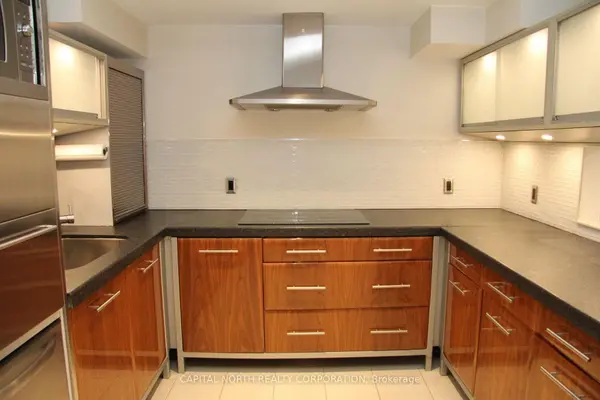 7 Compton CRES #BSMT, Toronto W05, ON M3M 2C3