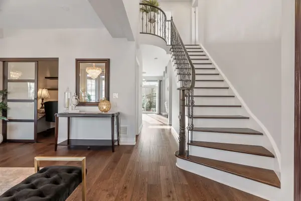 174 Milkweed WAY, Oakville, ON L6L 0A4