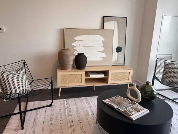 251 Manitoba ST #317, Toronto W06, ON M8Y 0C7