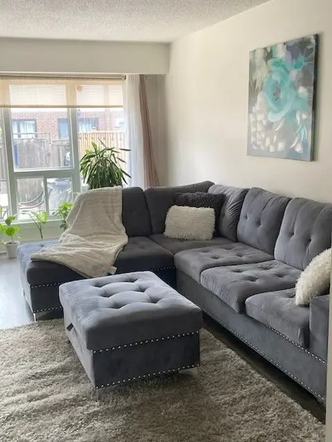 25 Baronwood CT, Brampton, ON L6V 3H6