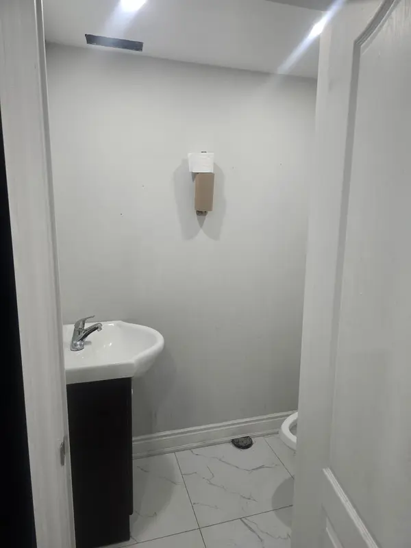 341 Parkhurst SQ #4, Brampton, ON L6T 0C2