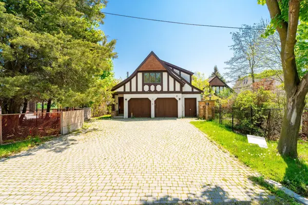 1588 Watersedge RD, Mississauga, ON L5J 1A4