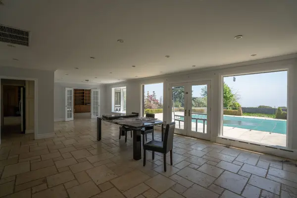 1588 Watersedge RD, Mississauga, ON L5J 1A4