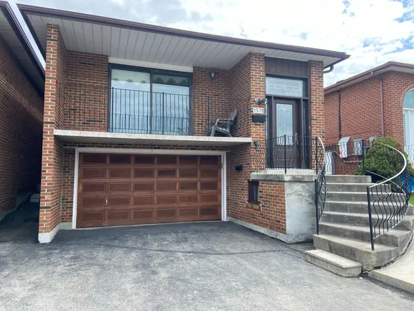 1571 CORKSTONE Glade, Mississauga, ON L4W 2E8