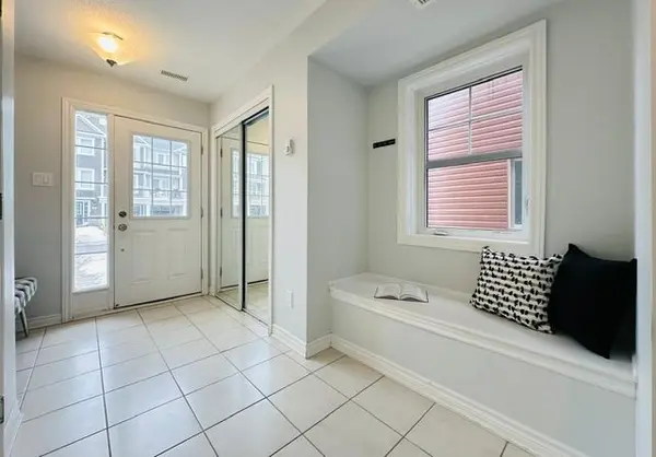 20 Squashberry LN, Kanata, ON K2V 0K1