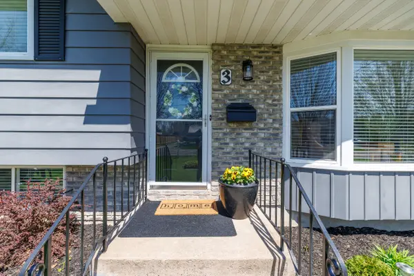 3 Northglen AVE, St. Catharines, ON L2M 1B3