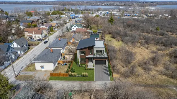 2723 Rowatt ST, Britannia - Lincoln Heights And Area, ON K2B 5W4