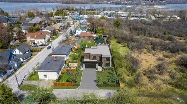 2723 Rowatt ST, Britannia - Lincoln Heights And Area, ON K2B 5W4