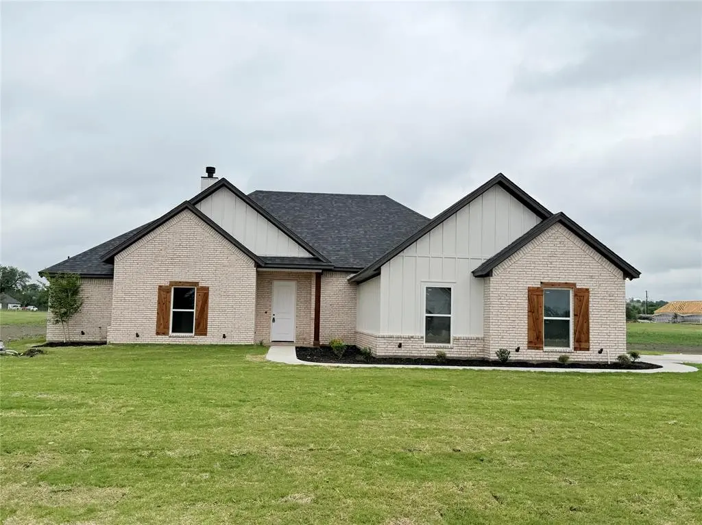 1013 Sabrina Court, Weatherford, TX 76085