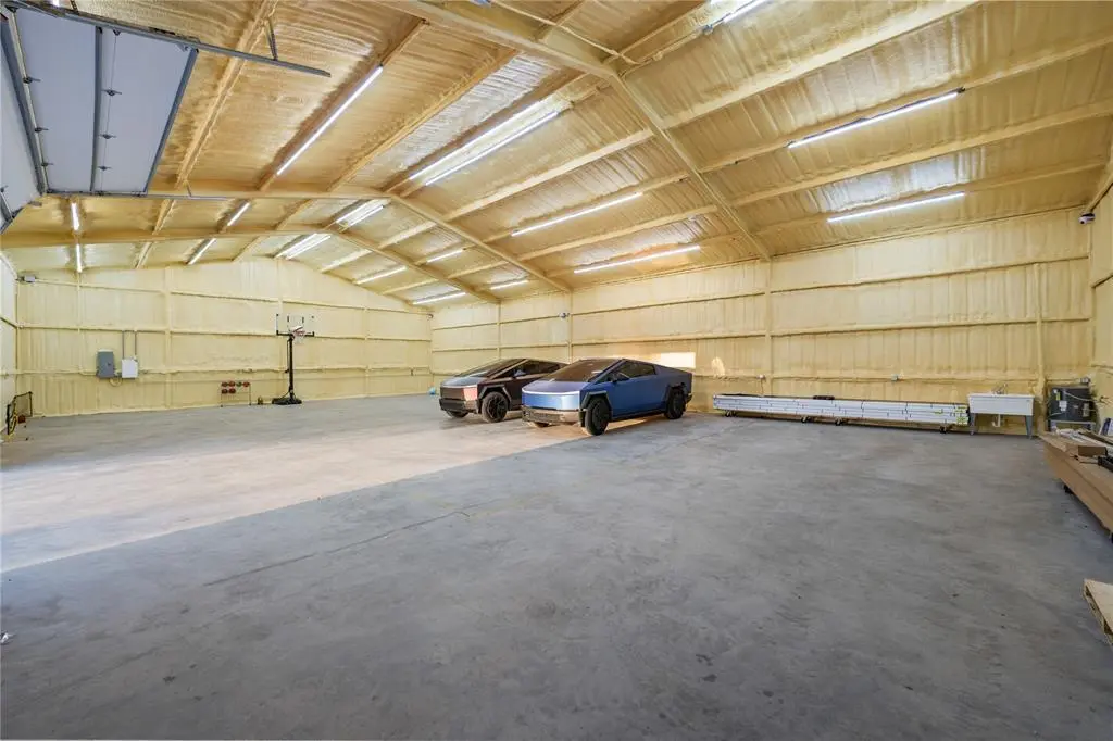 6925 Sky Road, Joshua, TX 76058