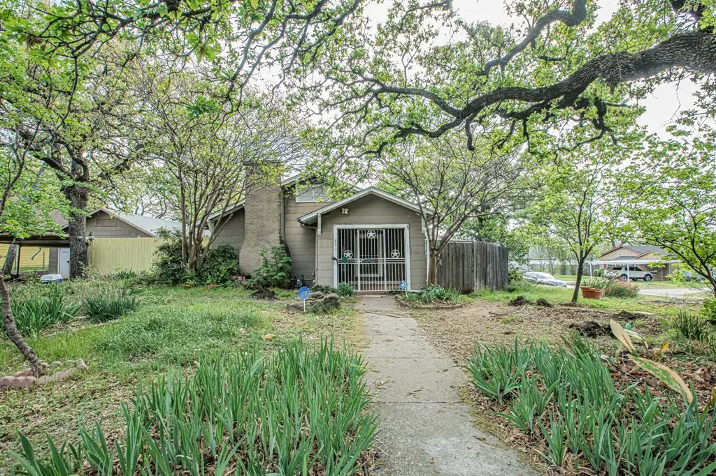 2625 Canton Drive, Fort Worth, TX 76112