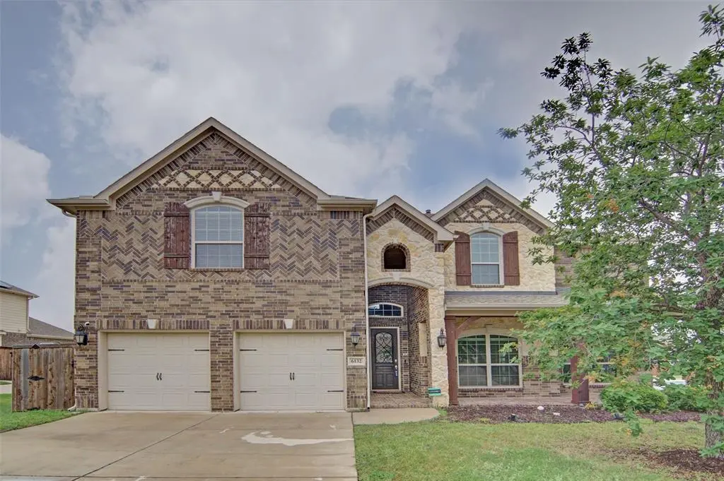 6132 Falls Lake Road, Fort Worth, TX 76179