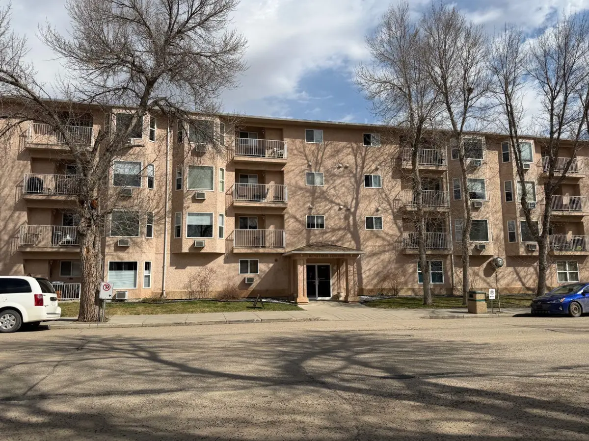 190 3 AVE #108, Drumheller, AB T0J0Y4