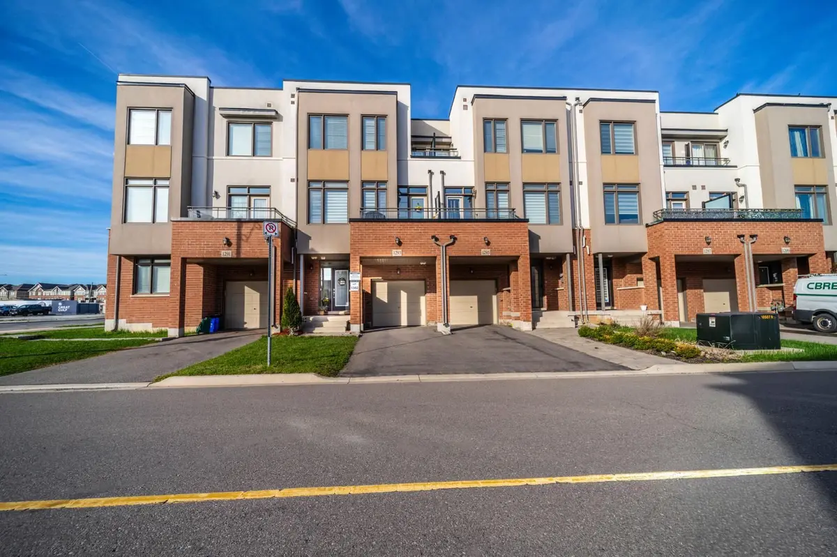 1293 Clarriage CT, Milton, ON L9E 1J4