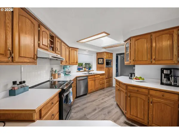 4055 ROYAL AVE, Eugene, OR 97402