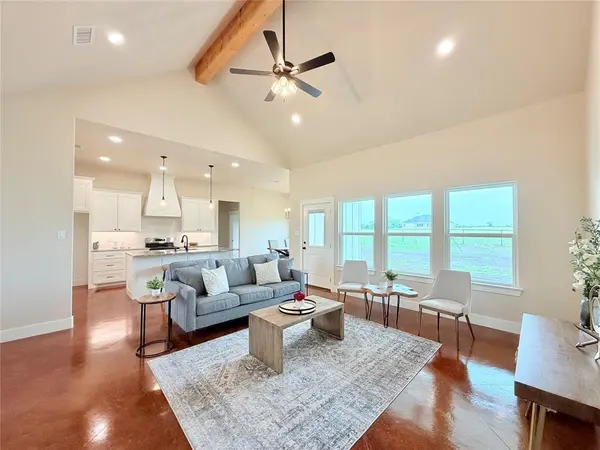 1017 Sabrina Court, Weatherford, TX 76085