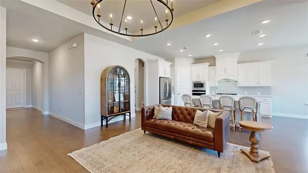 817 Fallbrook Avenue, Denton, TX 76210