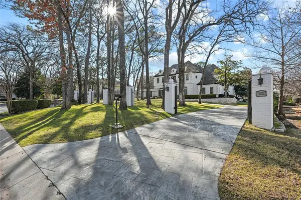 1804 Larkspur Court, Southlake, TX 76092