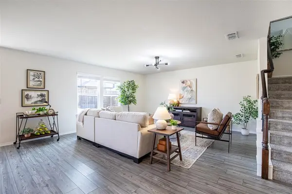 1024 Vernon Drive, Aubrey, TX 76227