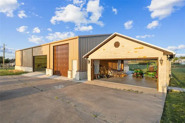 6925 Sky Road, Joshua, TX 76058