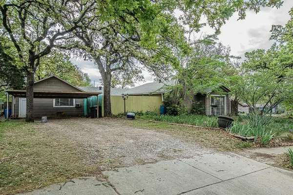 2625 Canton Drive, Fort Worth, TX 76112