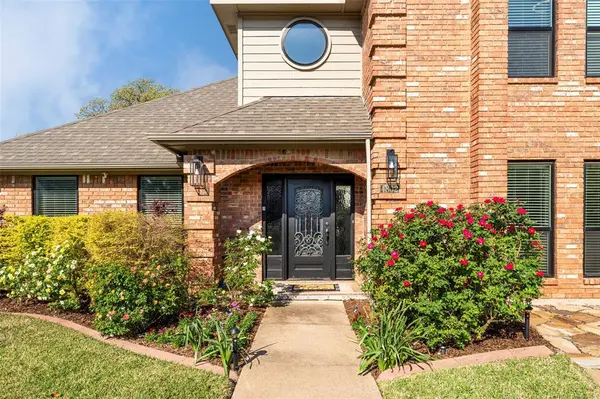 4802 Willow Bend Drive, Arlington, TX 76017