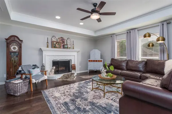 4802 Willow Bend Drive, Arlington, TX 76017