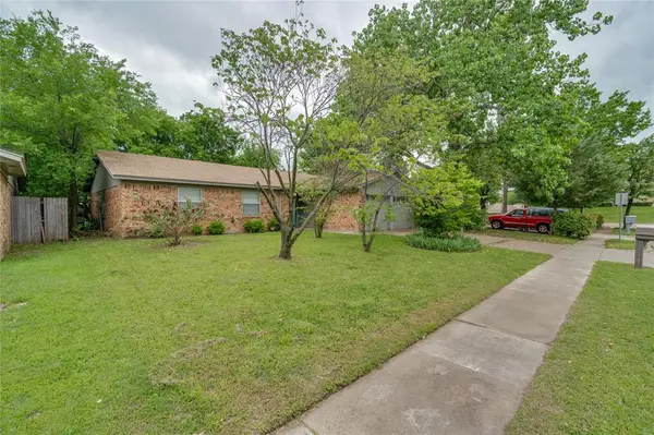 204 Blue Ridge Trail, Saginaw, TX 76179