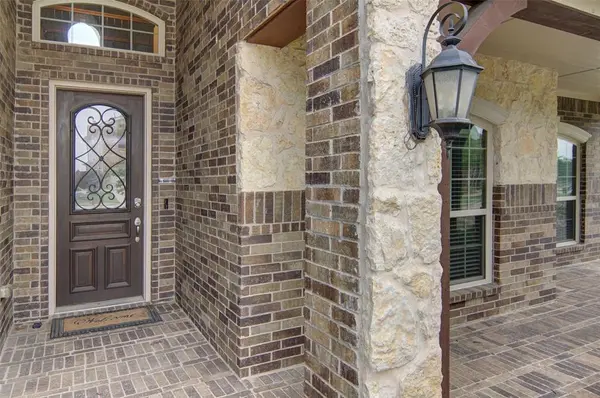 6132 Falls Lake Road, Fort Worth, TX 76179