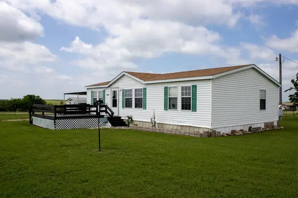 226 Happy Trail Court, Rhome, TX 76078