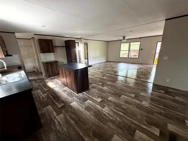 106 Summers Circle, Azle, TX 76020