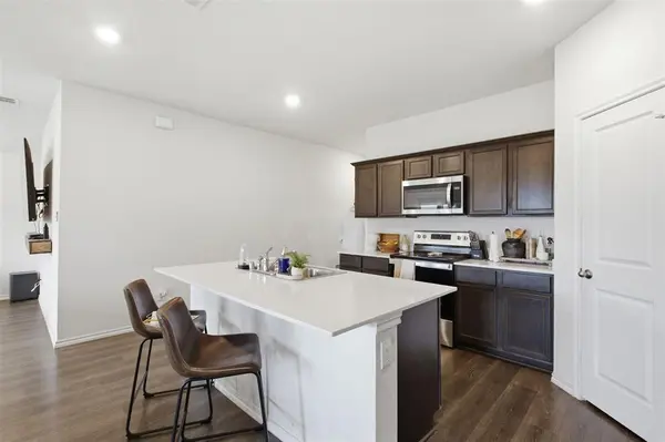 1200 Canterbury Lane, Ennis, TX 75119