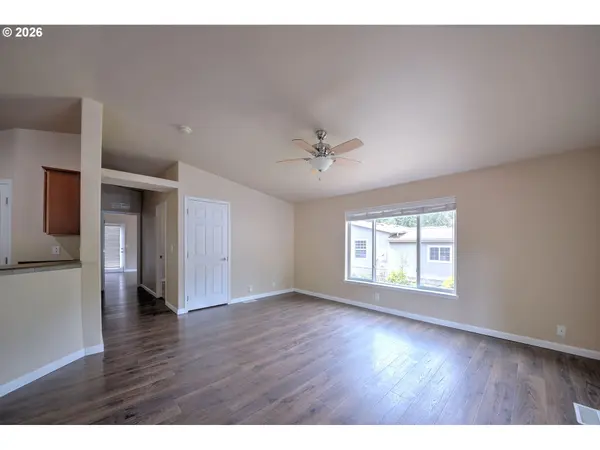 68943 E CEDAR HILL LOOP, Welches, OR 97067