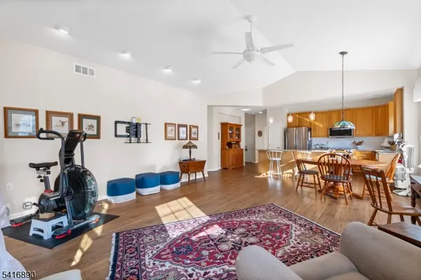 29 Stafford Ln, White Twp., NJ 07823