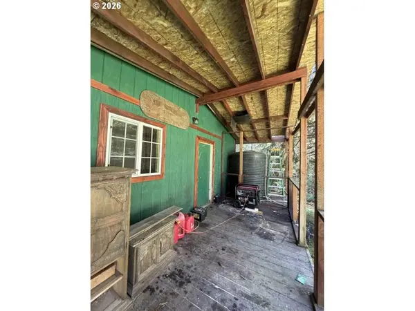 1499 CARLSON RD, Reedsport, OR 97467